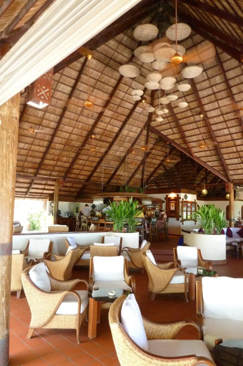 Dhoni Bar Kuramathi Maldives