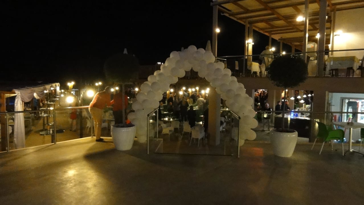 Zur Poolseite deko Eröffnungsparty  Arcanus Hotels Sorgun