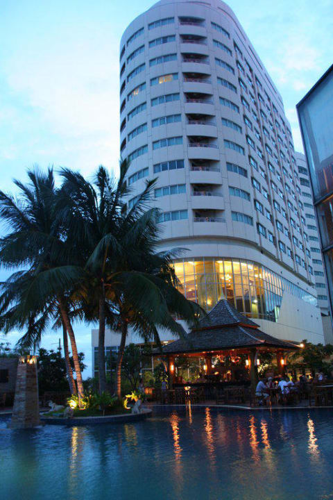 Pool (11 St.) und Bar Prince Palace Hotel