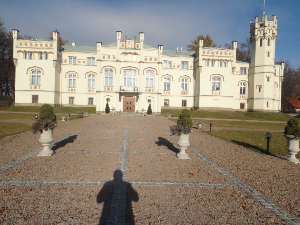 Wejście do Pałacu Paszkowka Palace