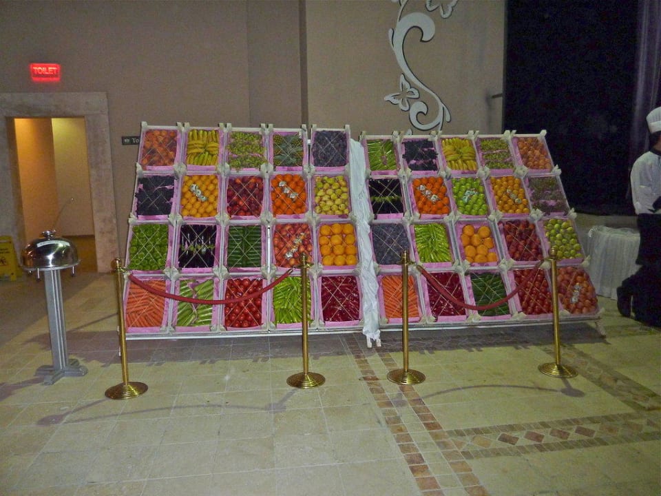 Früchte-Deko am Galaabend Papillon Ayscha