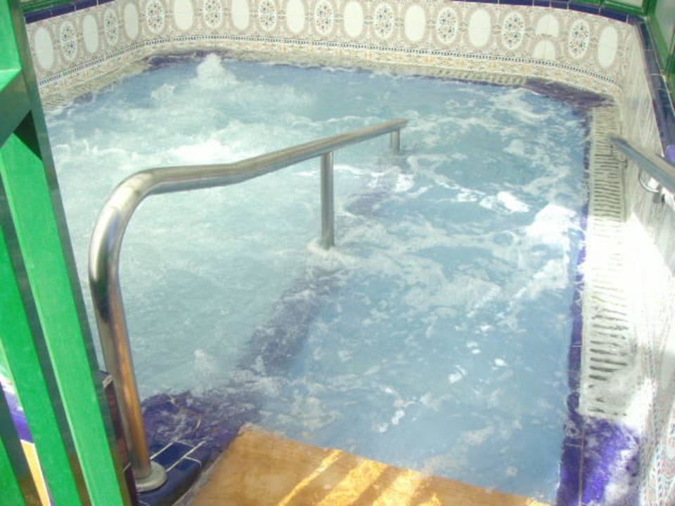 Wirlpool neben der Poolanlage Hotel Rey Carlos