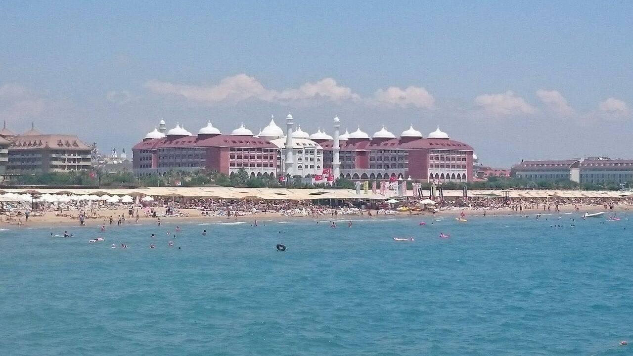 Top Royal Taj Mahal Hotel