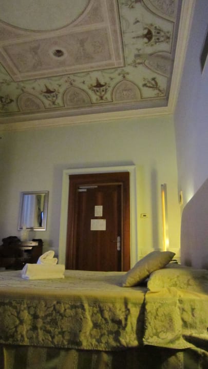 Zimmer mit originaler Deckenmalerei Hotel Palazzo Vitturi