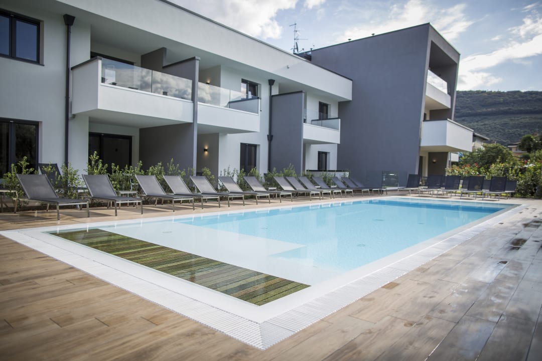 Pool Riva Lake lodge