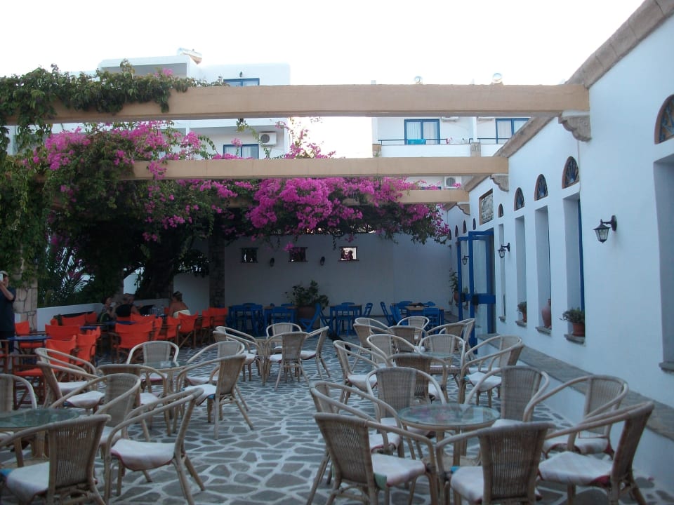 Die schöne Bar-Terrasse Ekaterini Hotel