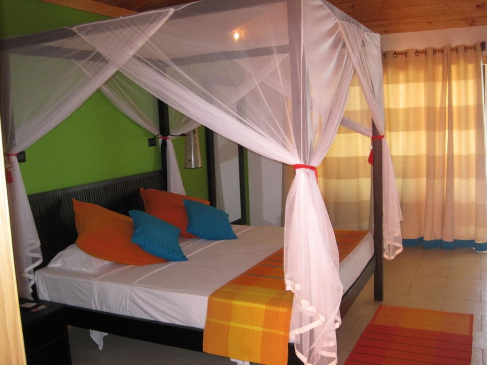 Bungalow 172 Vilamendhoo Island Resort & Spa