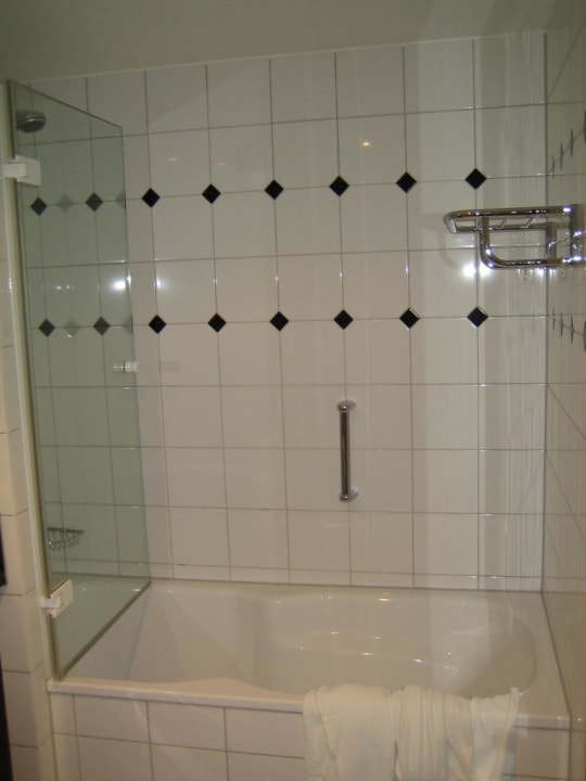 Blick auf Duschwanne Hotel Dorint am Goethepark Weimar