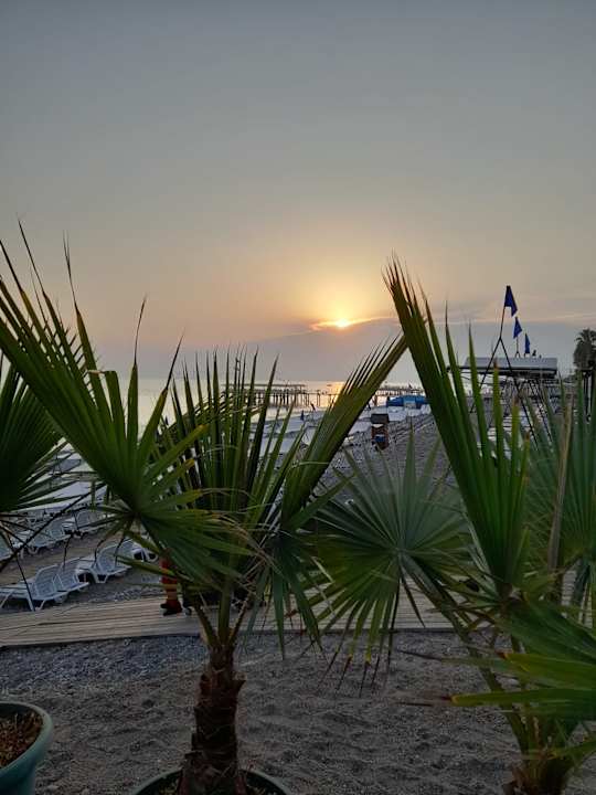 Strand Lago Hotel