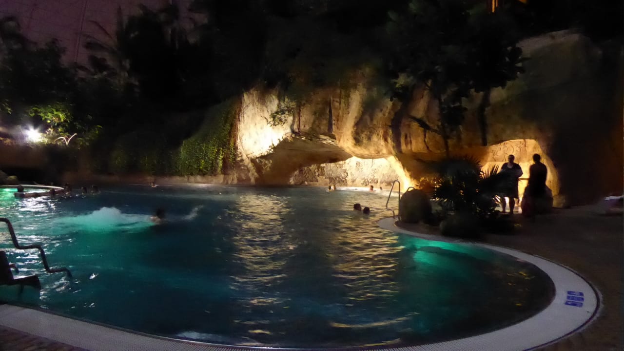 Pool Tropical Islands Resort