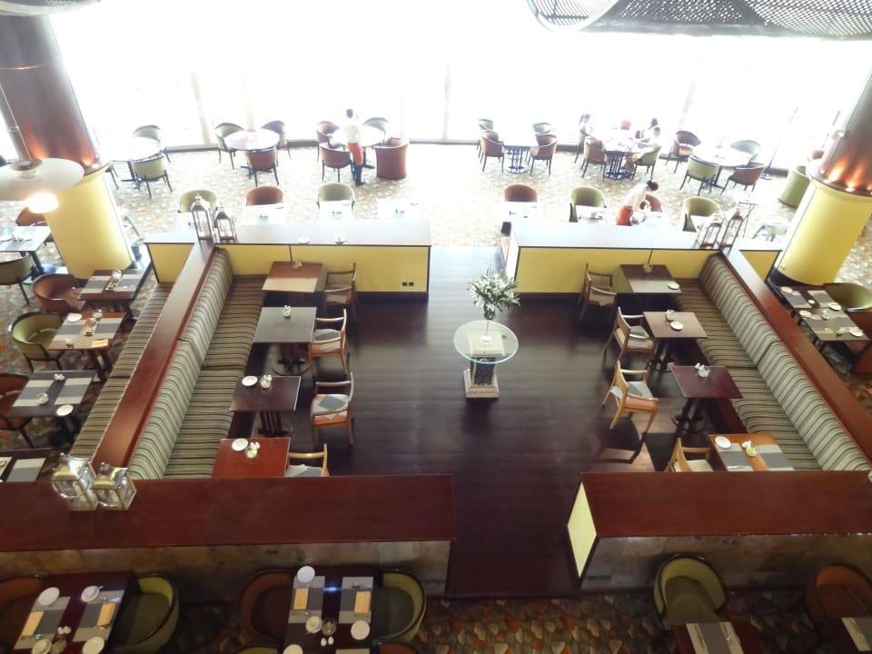 Blick in den Restaurantbereich Al Raha Beach Resort & Spa