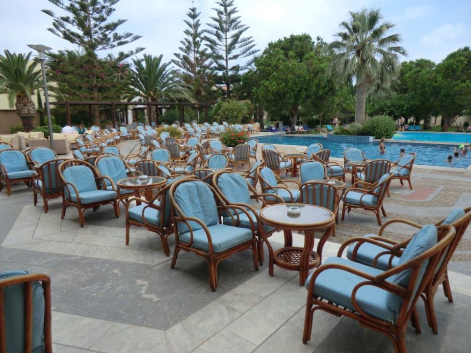 Schöne Sitzgelegenheit am Pool Phãea Cretan Malia