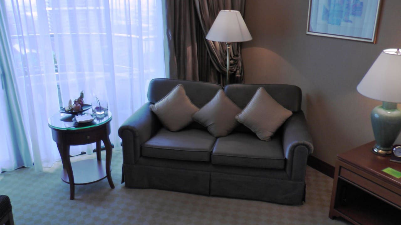 Sofa u.Tisch mit täglich frischen Früchten Shangri-La Hotel, Bangkok