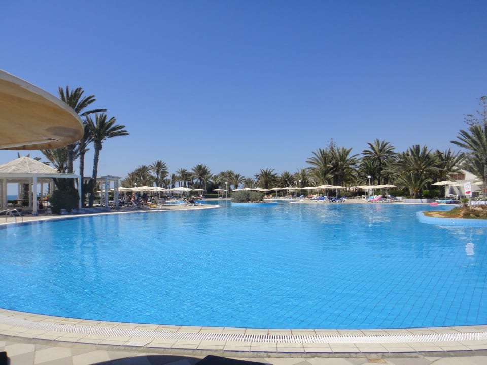 Großer hauptpool am haupthaus Hotel El Mouradi Djerba Menzel