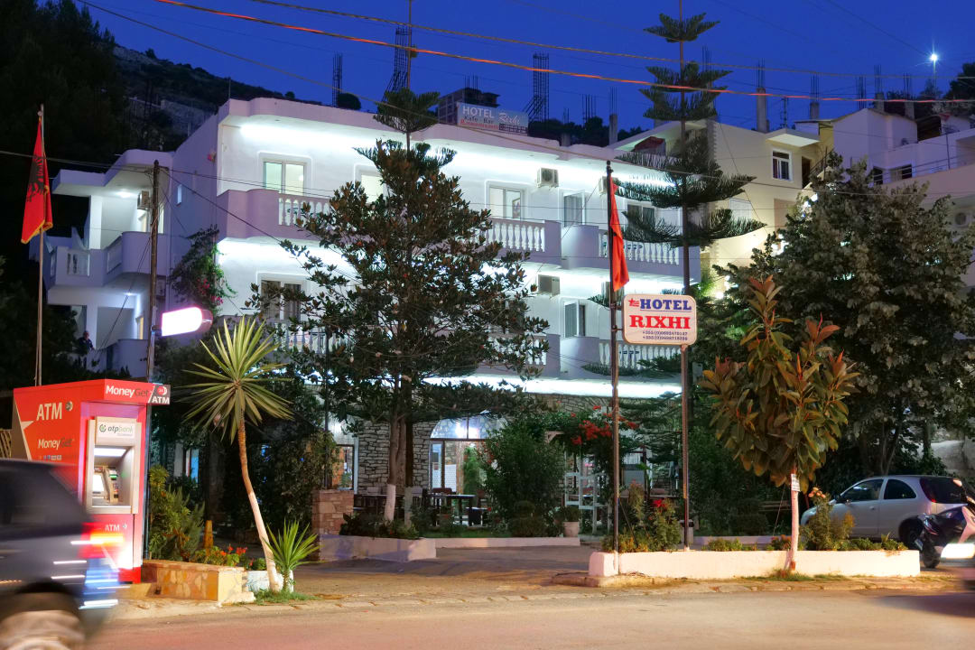 Außenansicht Hotel Rixhi