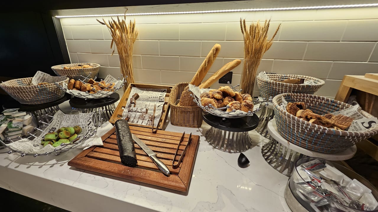 Gastro Rose Rayhaan by Rotana