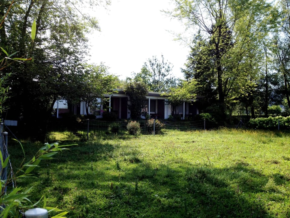 Trakt der vier Bungalows-Appartements Strandhotel Schmerikon