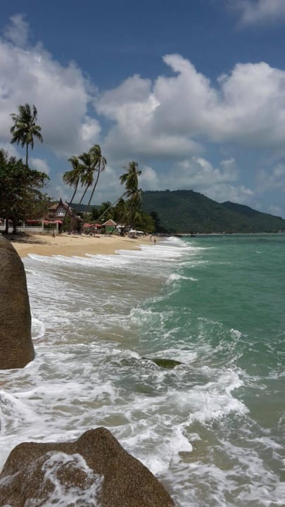 Blick vom Felsen zum Hotelstrand Rummana Boutique Resort