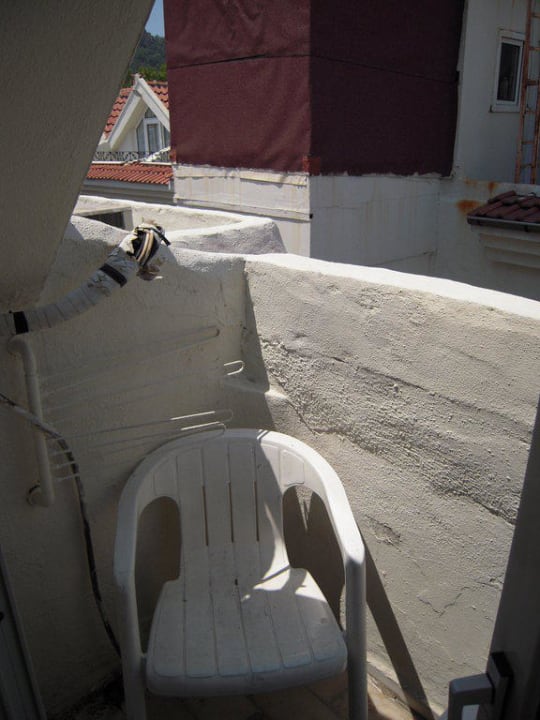 Kabel hängen rum. max 2m Balkon Club Hotel Pineta