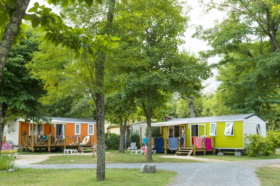 Außenansicht Camping & Bungalows RCN la Bastide d'Ardèche