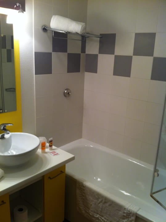 Bad Hotel Residhome Genève Prévessin Le Carré d'Or