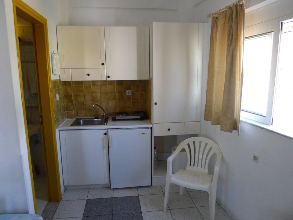 Küche & Kleiderschrank Hotel Happy Days