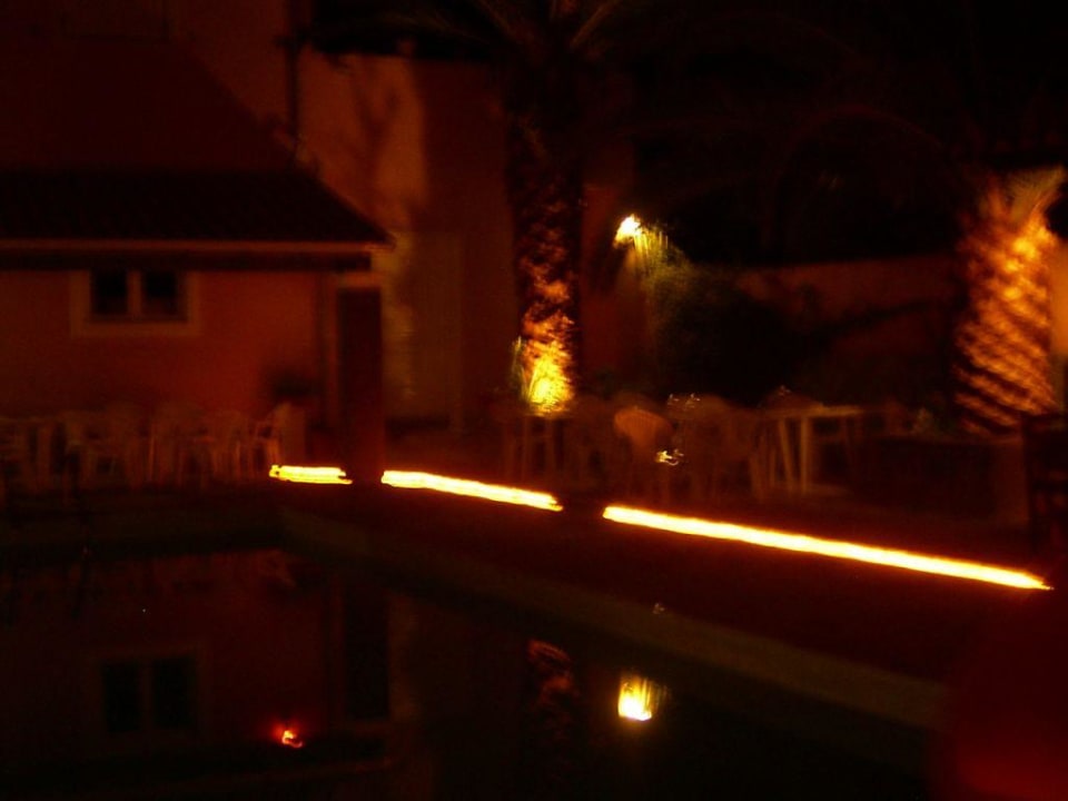 Club bei Nacht Paradise Hotel Corfu