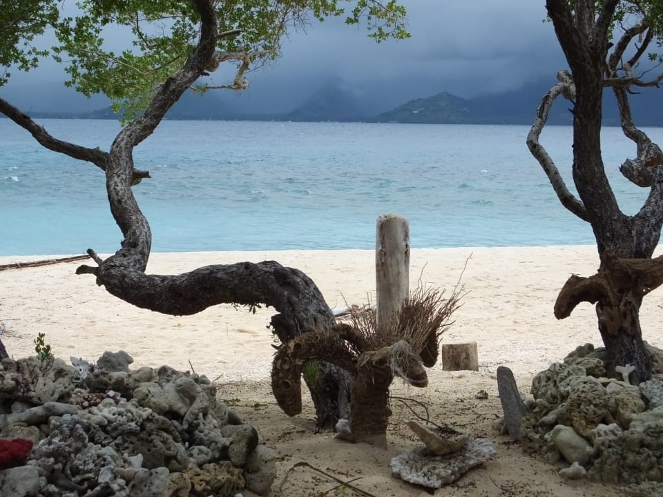 Strand Bungalows Biru Meno