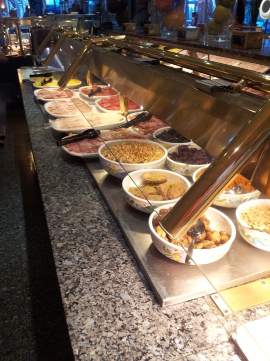 Frühstück Bull Eugenia Victoria & Spa