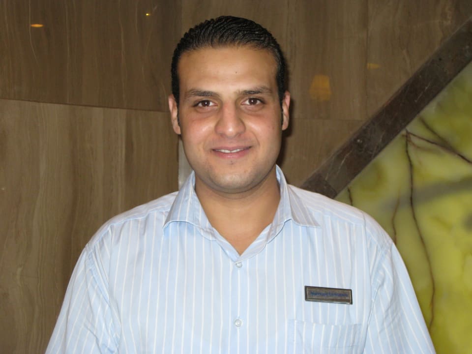 Mr. Mahmoud Ell Housany von der Rezeption Beach Albatros Resort