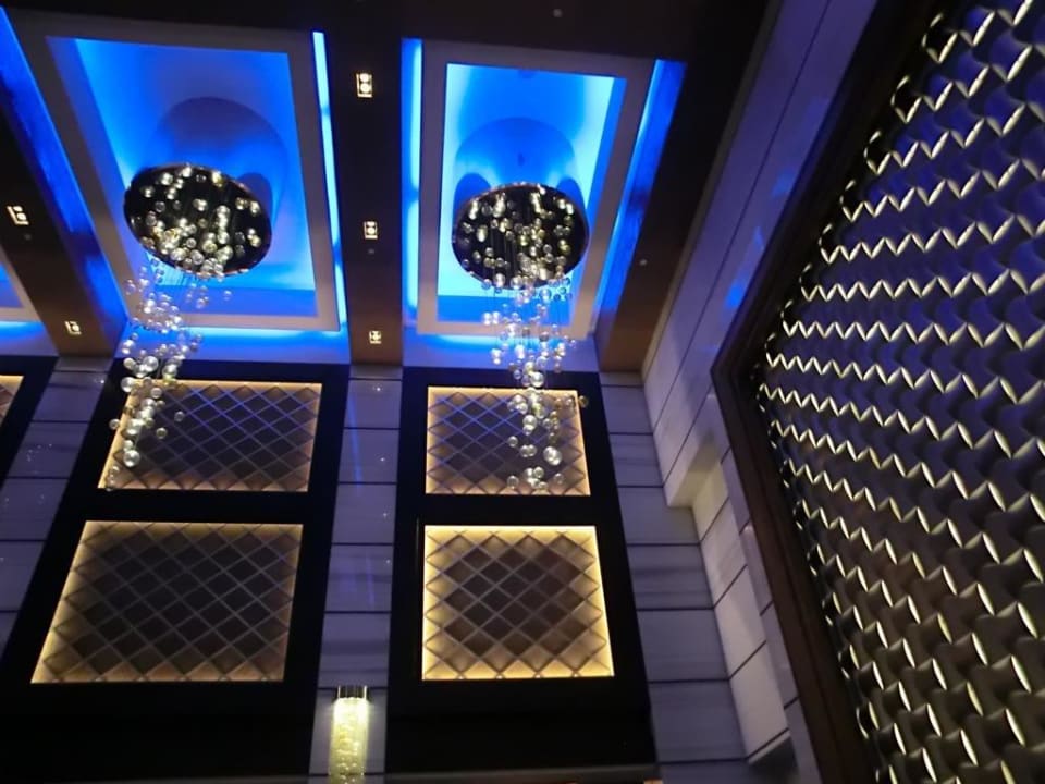 Lampen im 5&55th The Grill The St. Regis Saadiyat Island Resort, Abu Dhabi