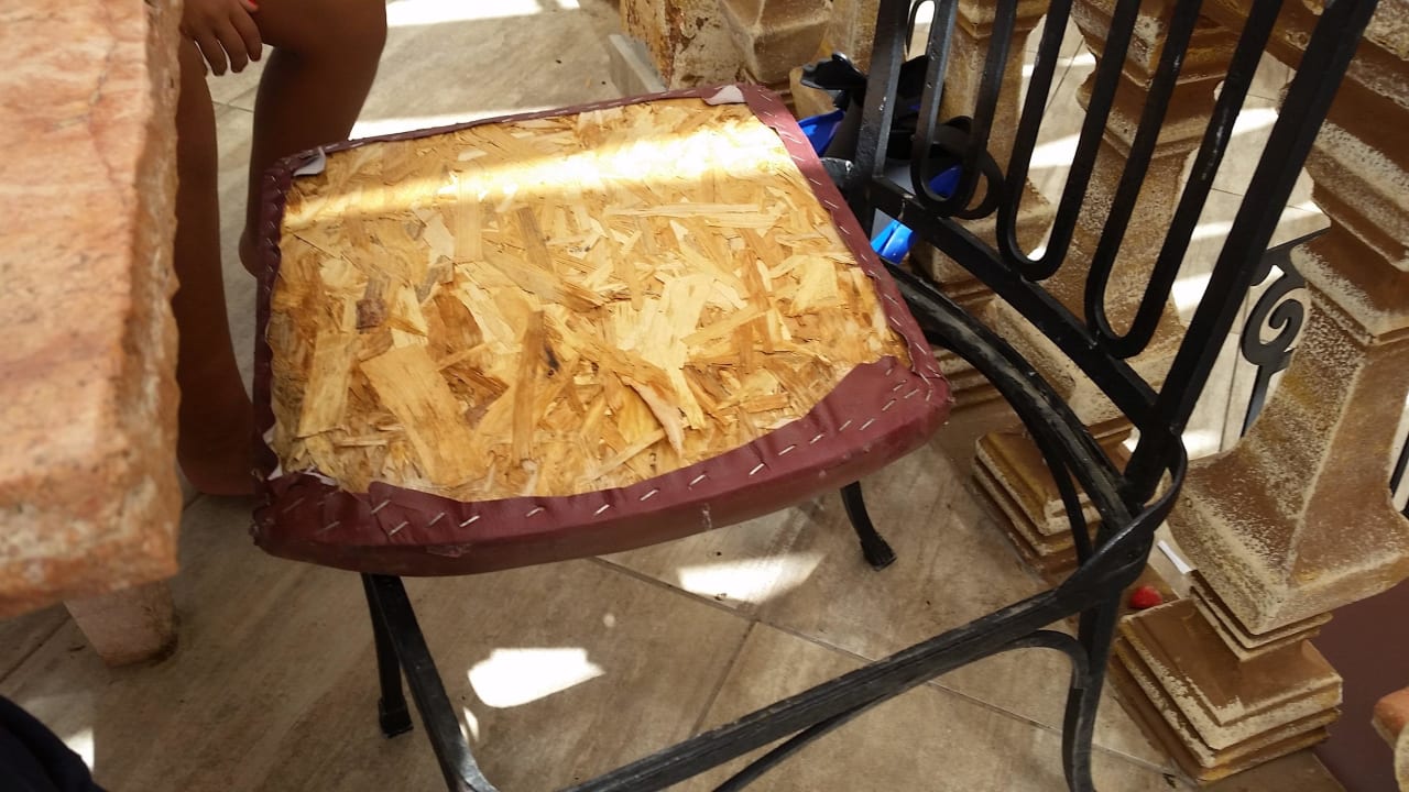 Stühle krachen regelmäsig zusammen Club Resort Atlantis