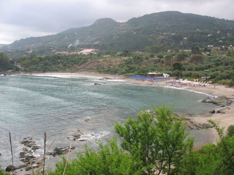 Bucht mit "Hotel-Strand" Hotel Baia del Capitano