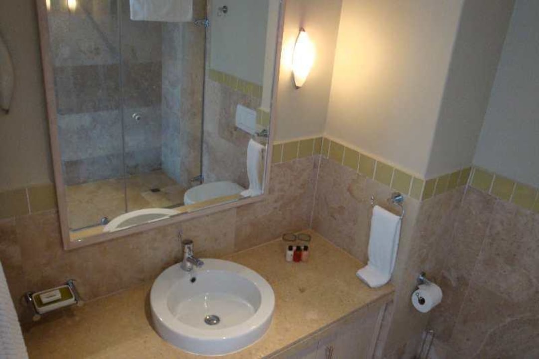 Kleines Bad mit Dusche African Elite Properties