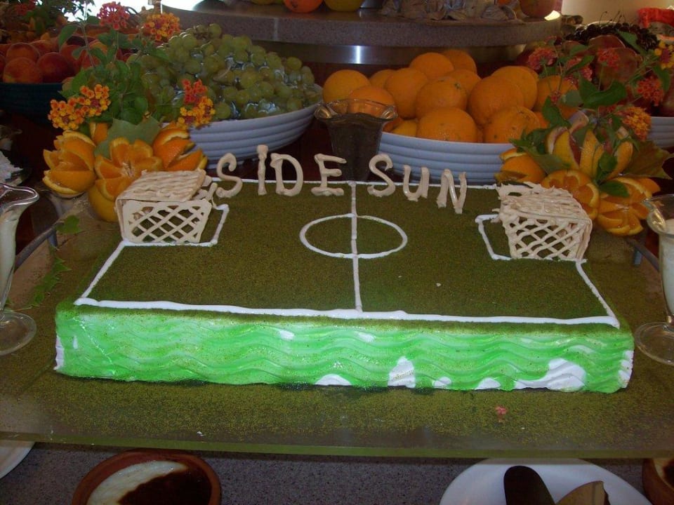 Kuchen zum deutschen WM-Spiel Side Sun Hotel