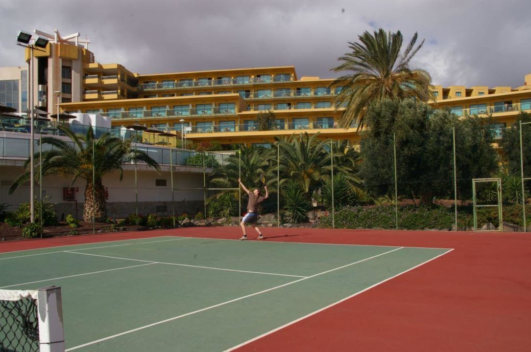 Der Tennisplatz SBH Club Paraiso Playa