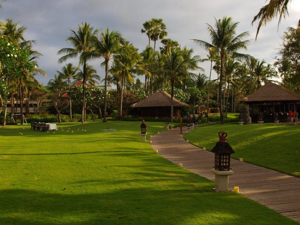 Die Außenanlage  InterContinental Bali Resort