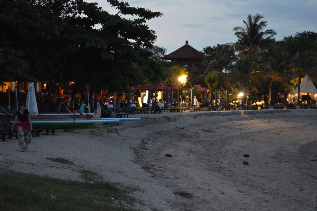 Am Abend Villa Shanti Beach