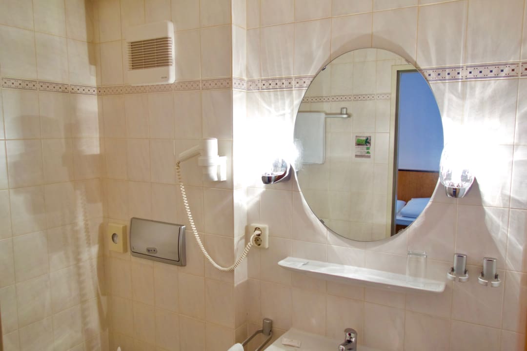 Zimmer BTS Hotel Garni