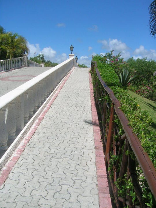 Brücke zur Lobby TRS Yucatan Hotel - Adults only