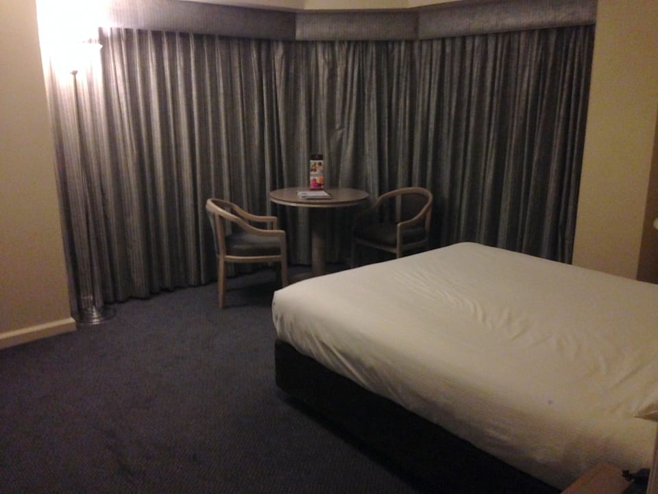 Geräumiges Zimmer Hotel Grand Chancellor Adelaide on Hindley