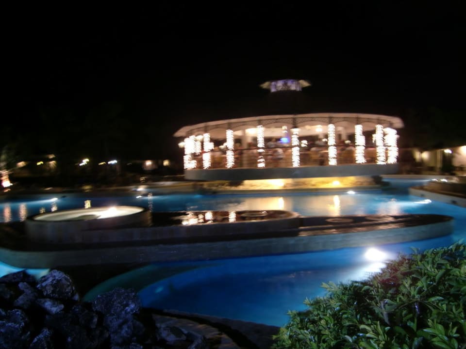 Einer von 3 Pools Villas Bavaro Resort & Spa