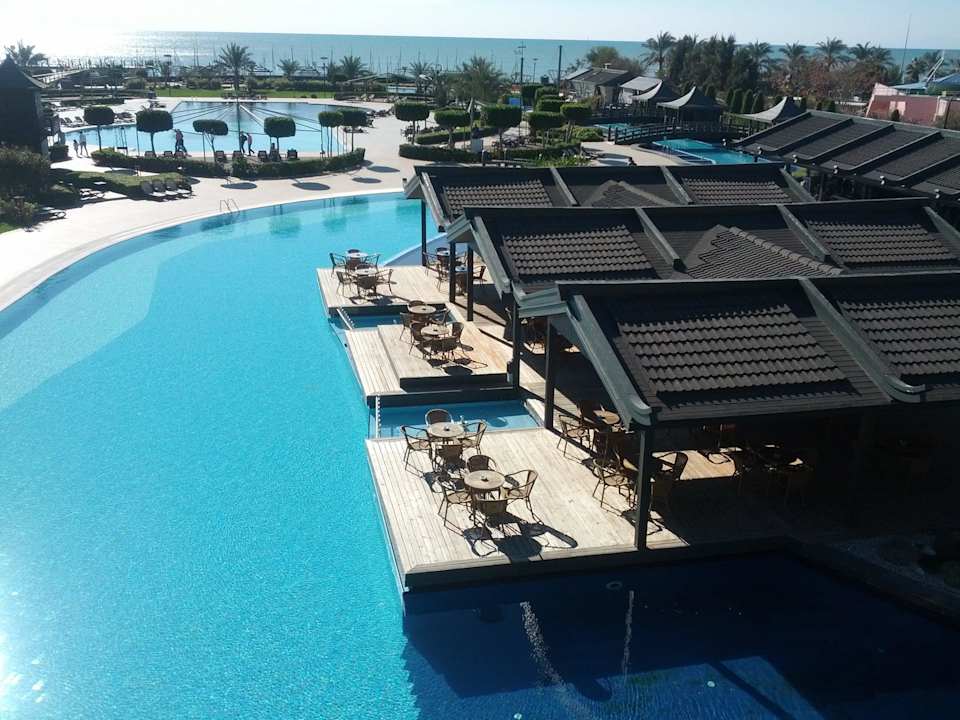 4 Limak Lara Deluxe Hotel & Resort