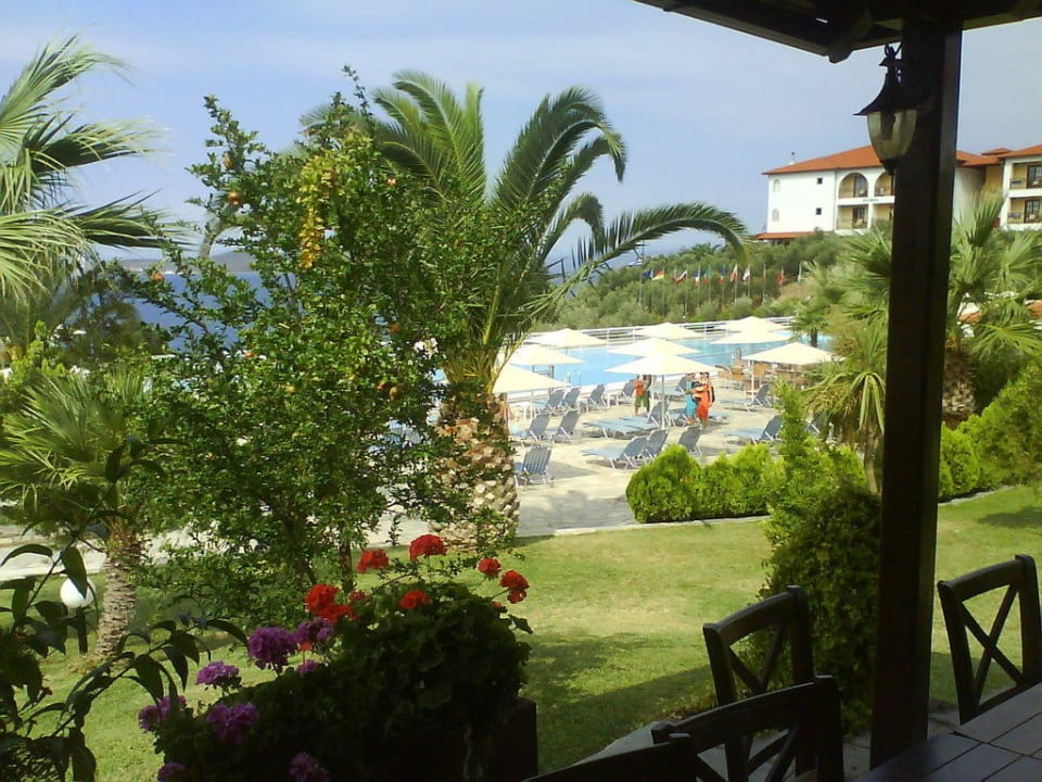 Sicht vom Mittagstisch Akrathos Beach Hotel