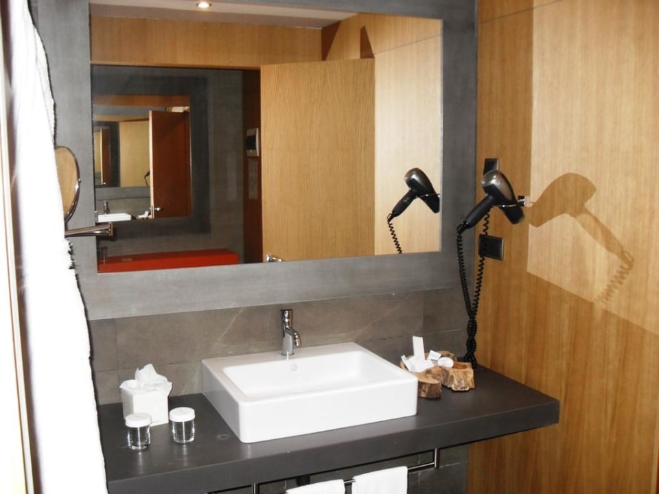 Waschbecken und Spiegel Lopesan Baobab Resort