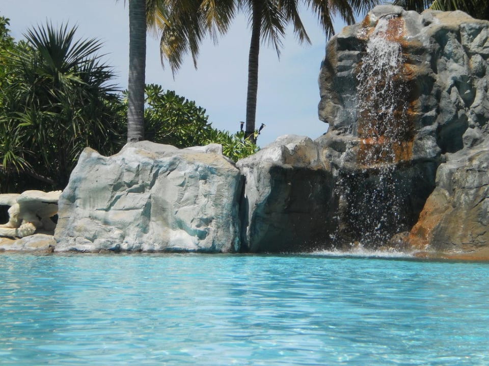 Wasserfall Villa Park Sun Island