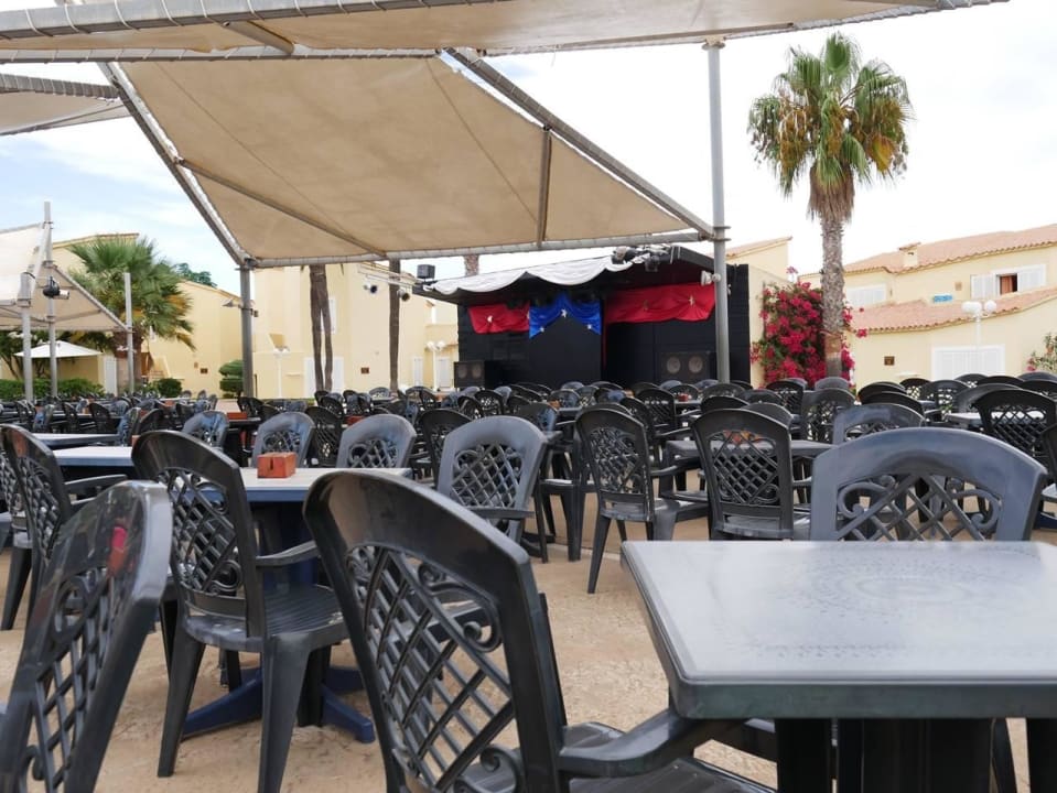 Showbühne Marinda Garden Aparthotel