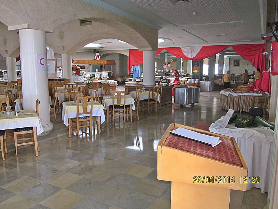 Ein Teil vom großen Restaurant Hotel El Mouradi Djerba Menzel
