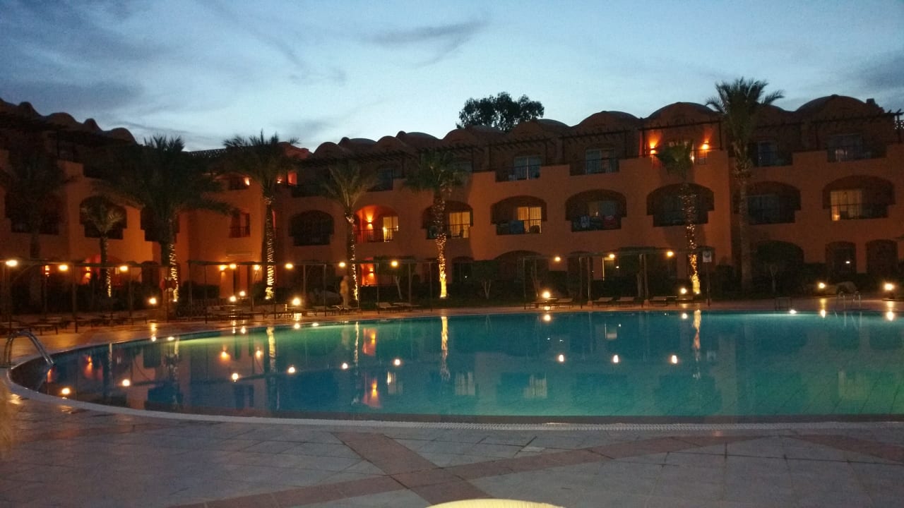 Am Abend Jaz Makadi Oasis Resort