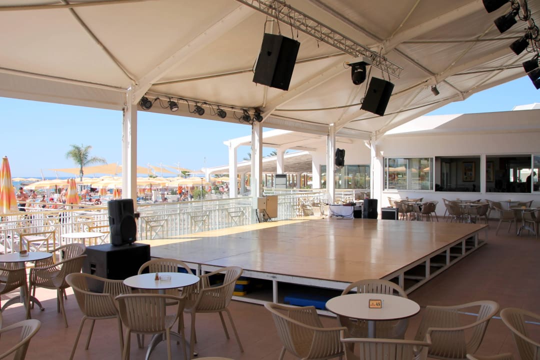 Showbühne Asterias Beach